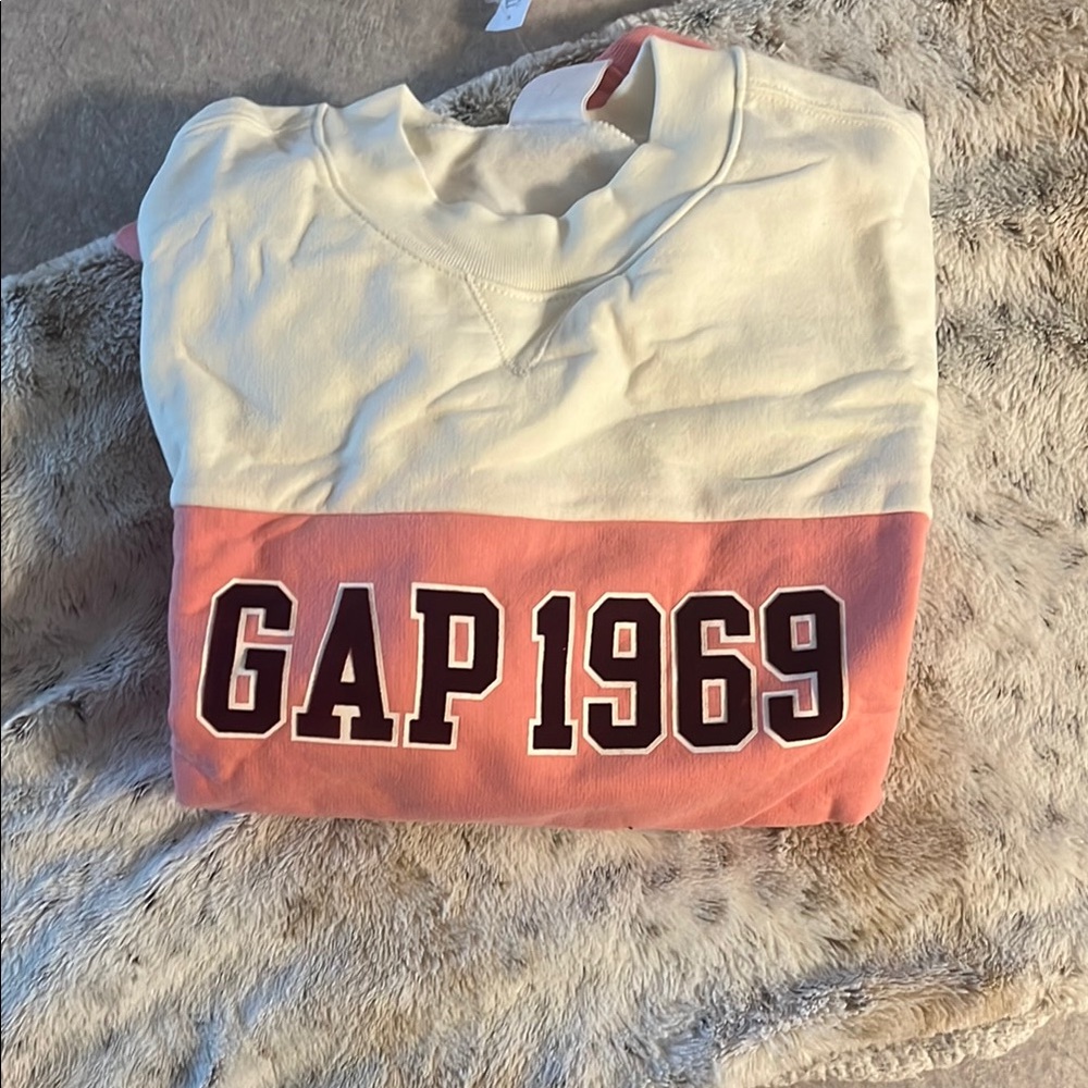 GAP 1969 Cream and Pink Sweatshirt